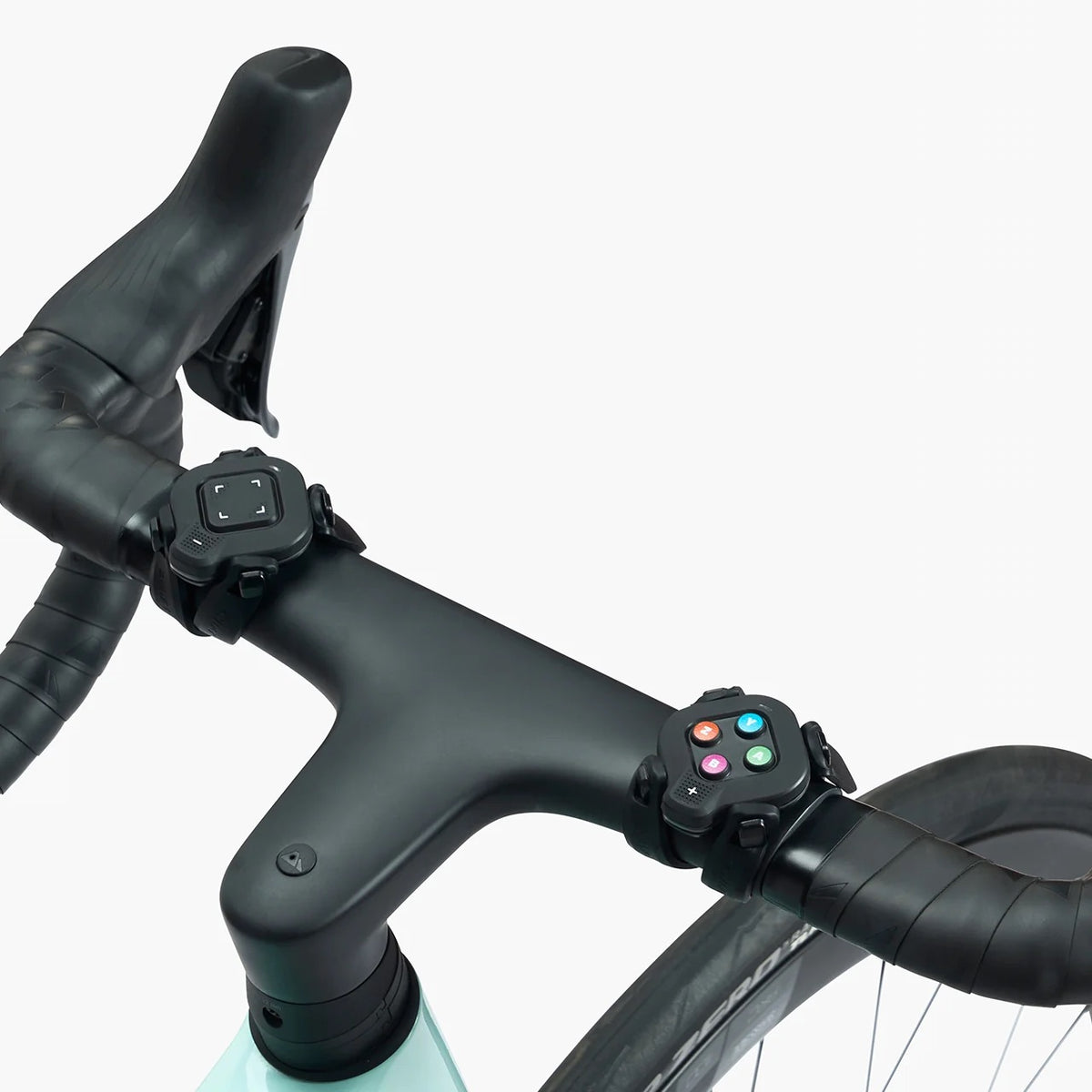 KICKR CORE 2 mit Zwift Cog und Click